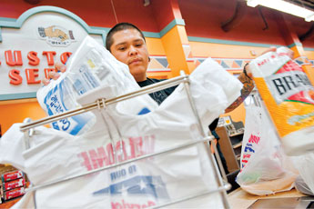 &copy; 2011 Gallup Independent / Cable Hoover